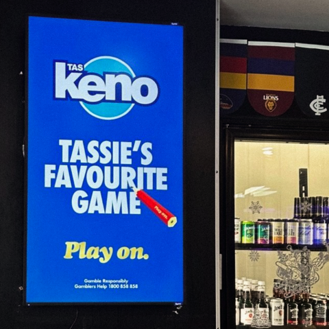 TASkeno Brighton Hotel Bar screen powered by Fusion Signage
