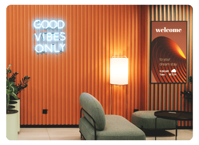 Fusion-Signage-Hotels-Warm-Welcomes-01